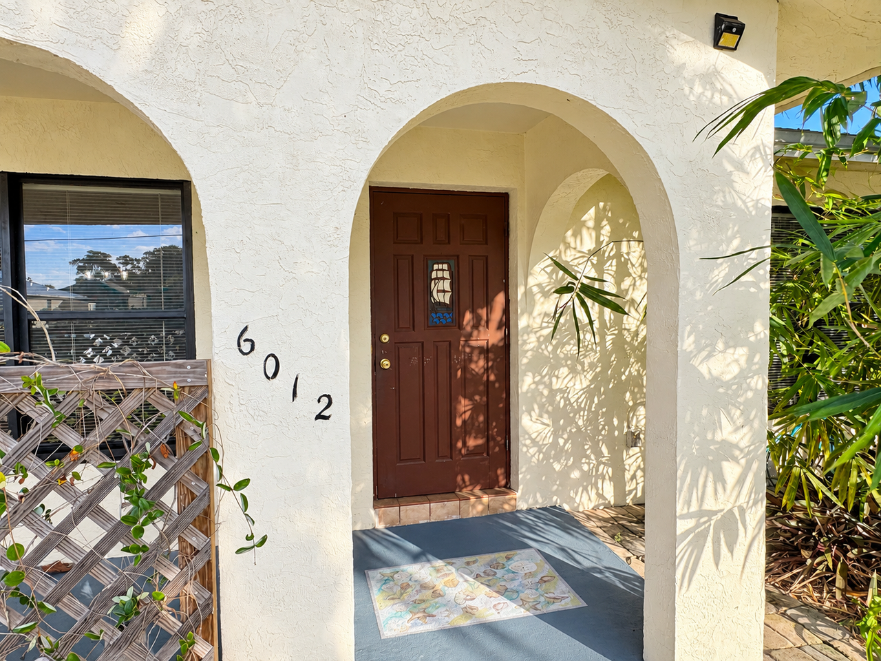 6012 Sunset Blvd - Photo 2 of 17