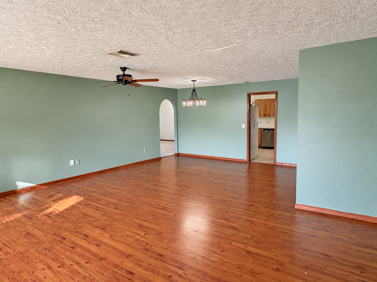 6012 Sunset Blvd - Photo 3 of 17
