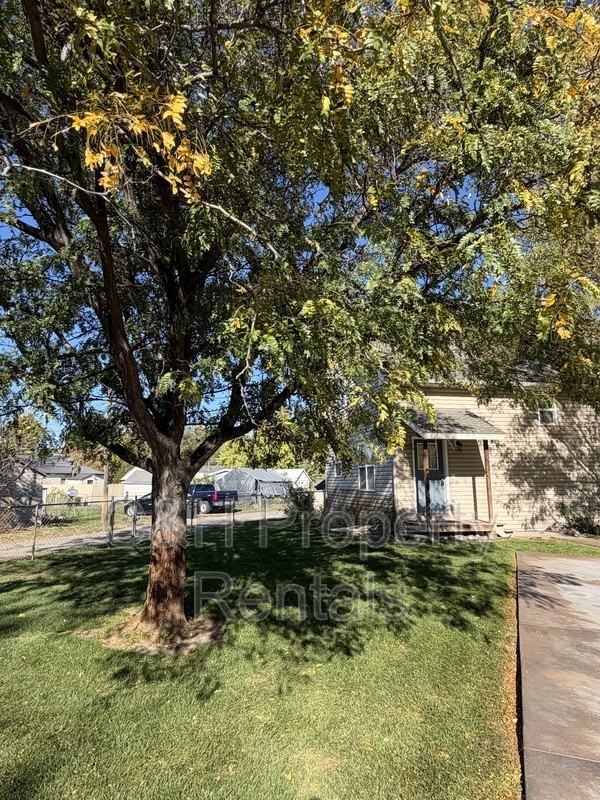 815 S 29th St - Photo 2 of 18