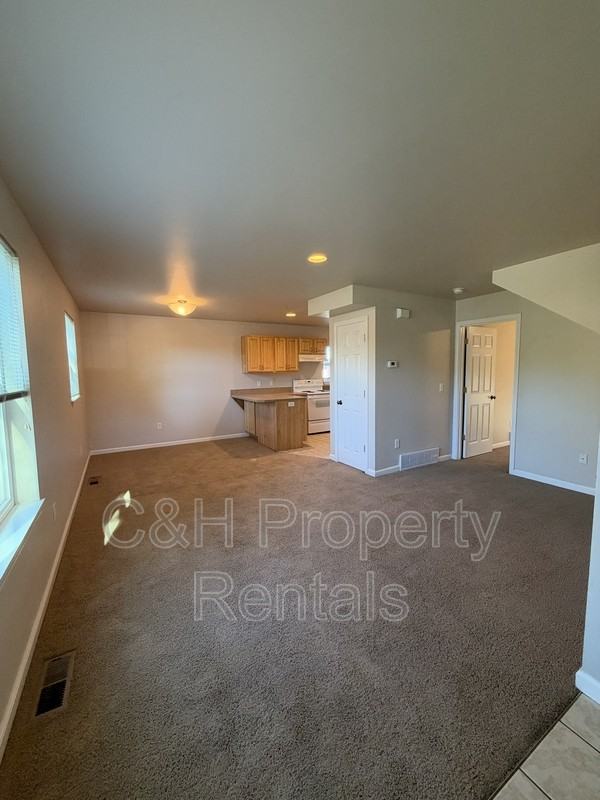 815 S 29th St - Photo 4 of 18