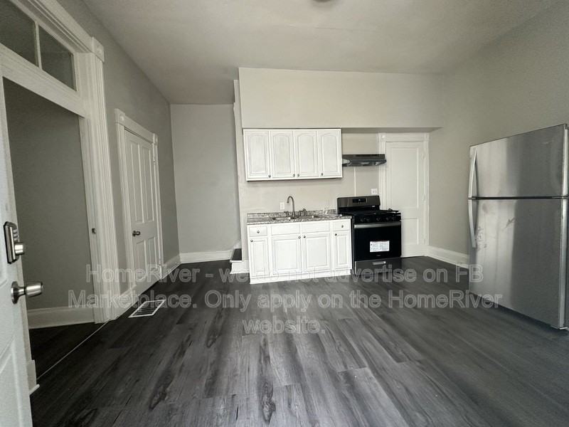 1056 Winfield Ave - Photo 3 of 14