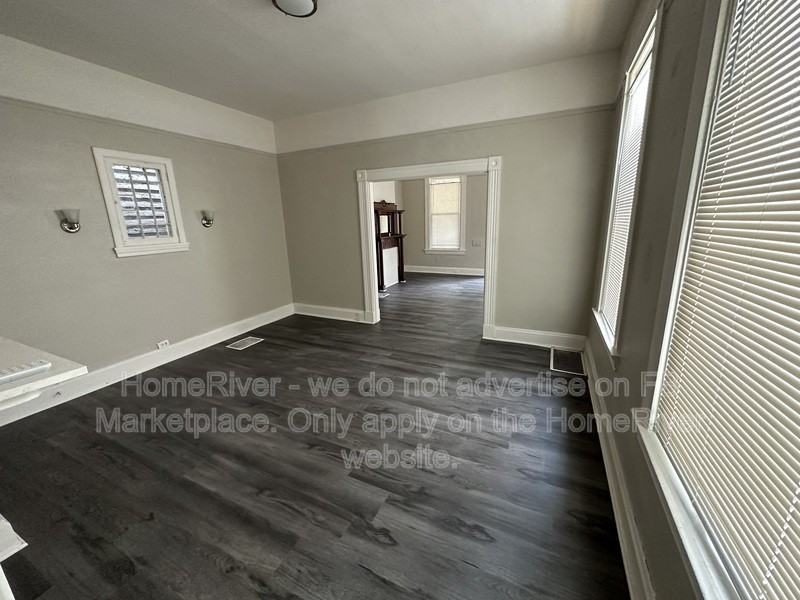 1056 Winfield Ave - Photo 5 of 14