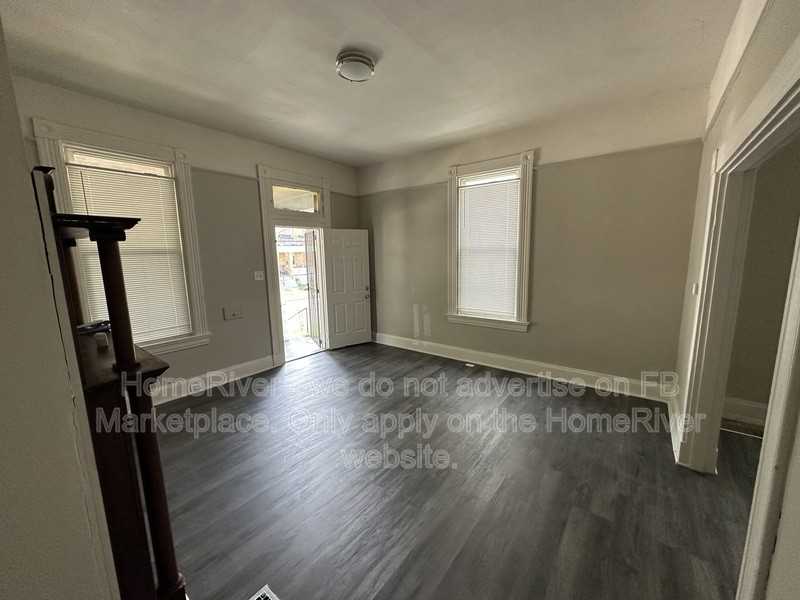 1056 Winfield Ave - Photo 6 of 14