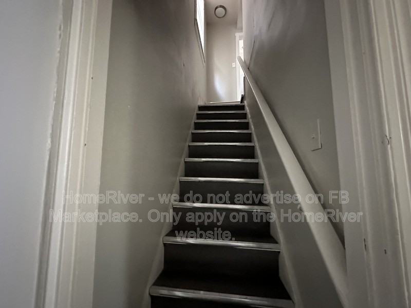1056 Winfield Ave - Photo 7 of 14