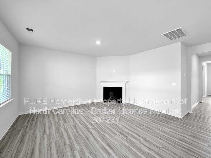 3952 Ashton Dr Nw - Photo 2 of 20