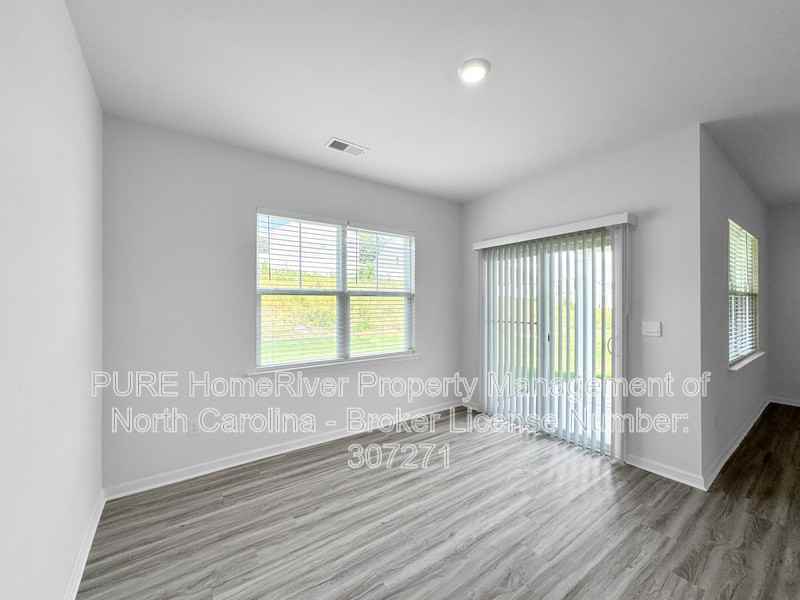 3952 Ashton Dr Nw - Photo 4 of 20