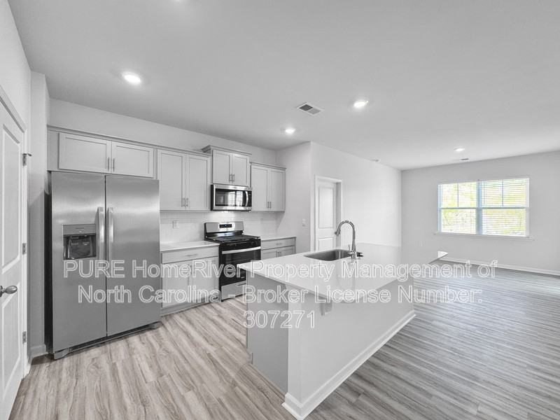 3952 Ashton Dr Nw - Photo 6 of 20