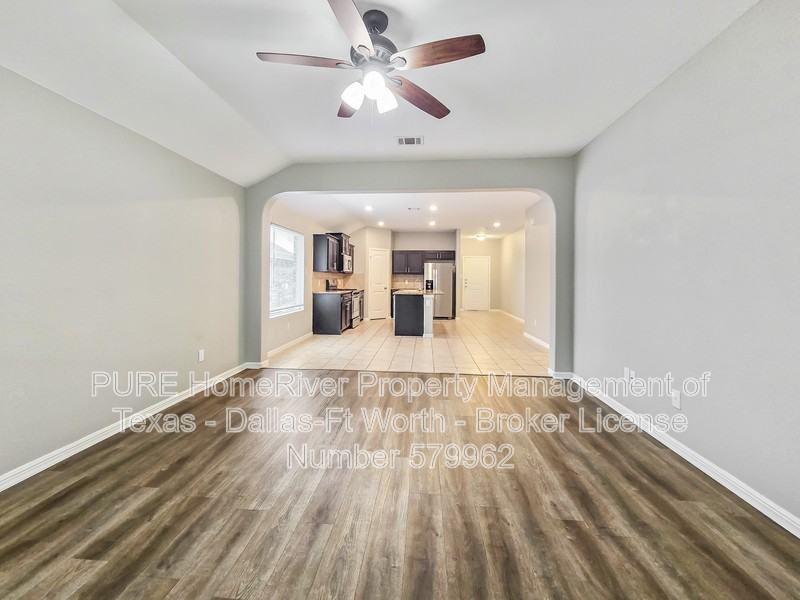 8441 Comanche Springs Dr - Photo 4 of 29