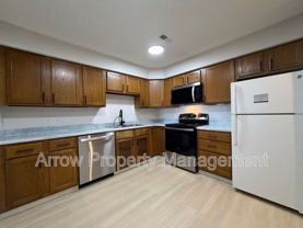 515 W Saunders Ave #4 - Photo 1 of 1