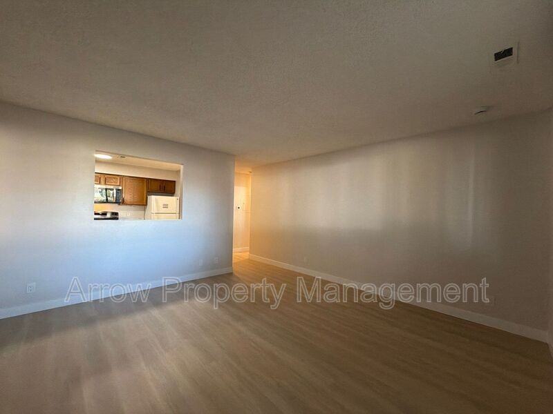 515 W Saunders Ave #4 - Photo 4 of 14