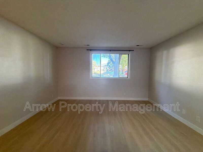 515 W Saunders Ave #4 - Photo 6 of 14