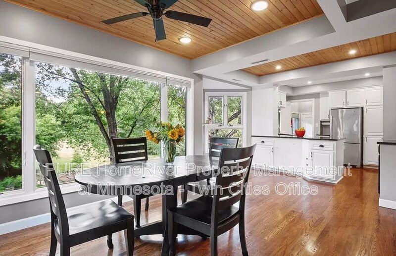 1642 Edgewood Ave S - Photo 5 of 23