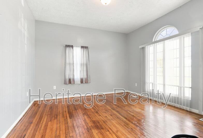 1007 Wray St - Photo 2 of 16