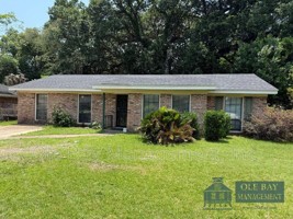 featured image of 702 Ynestra Dr