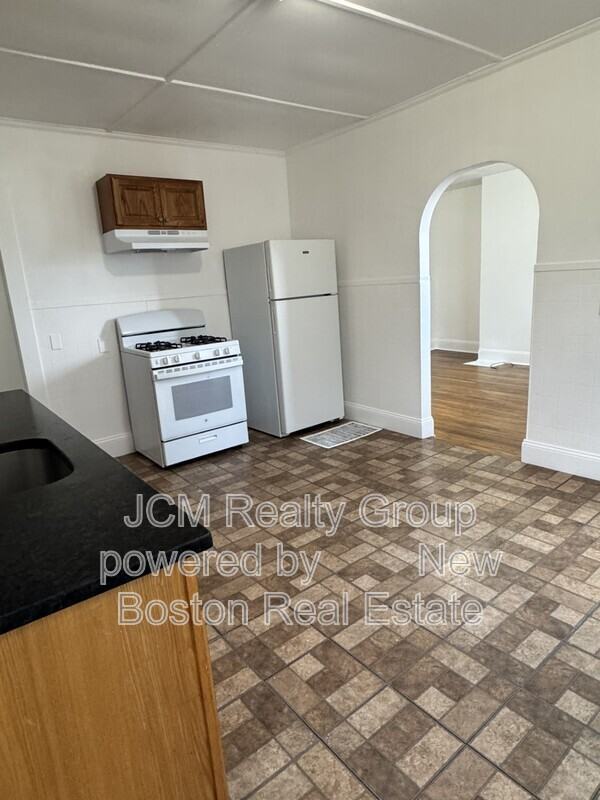 135 Chesnut Street - Photo 2 of 11