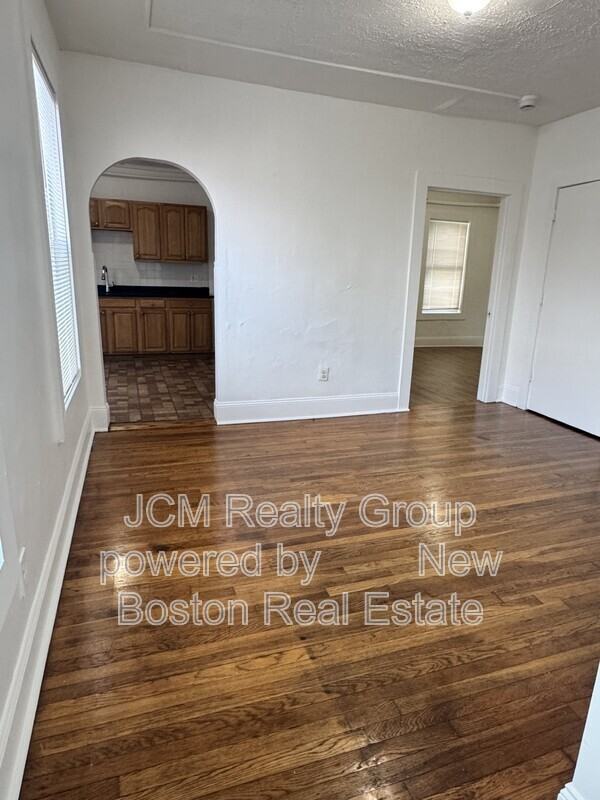 135 Chesnut Street - Photo 4 of 11