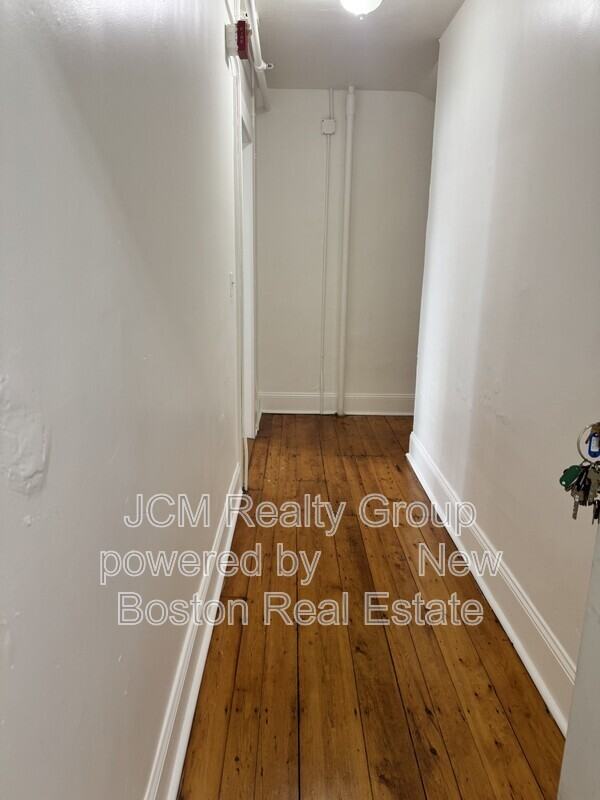 135 Chesnut Street - Photo 5 of 11