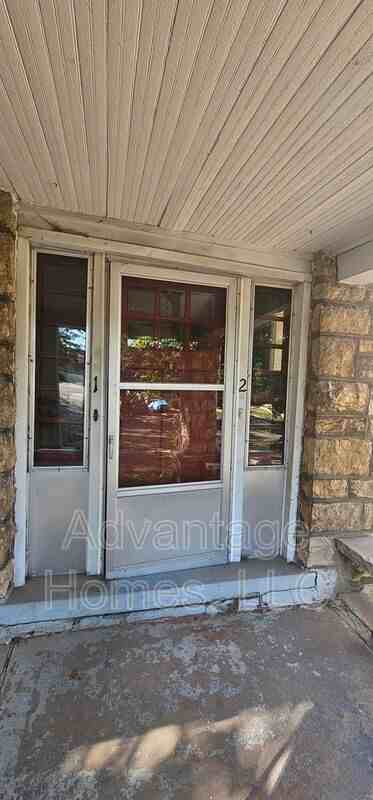 3808 Roanoke Rd - Photo 3 of 33