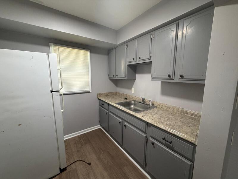 18254 Mansfield St - Photo 3 of 8