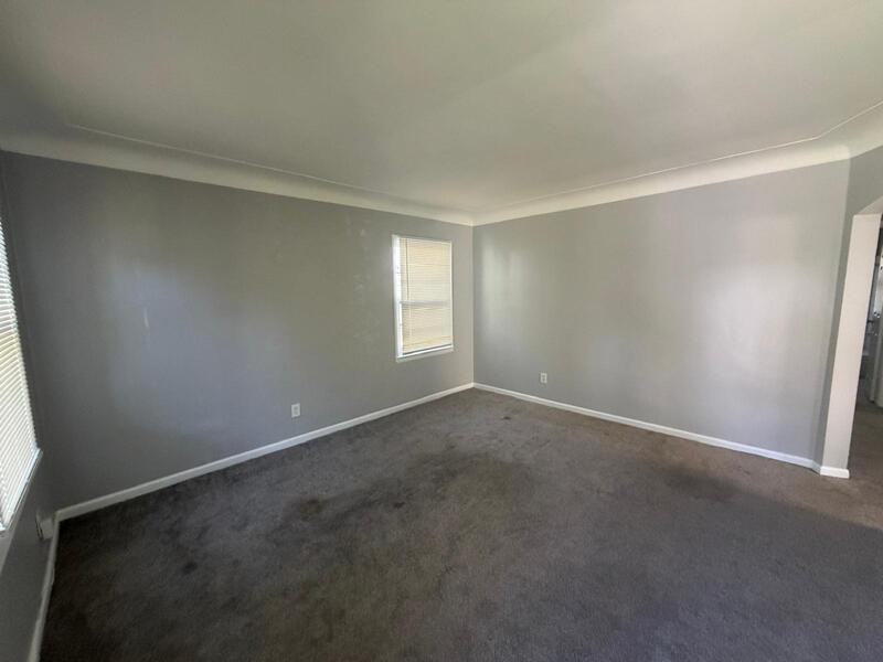 18254 Mansfield St - Photo 4 of 8