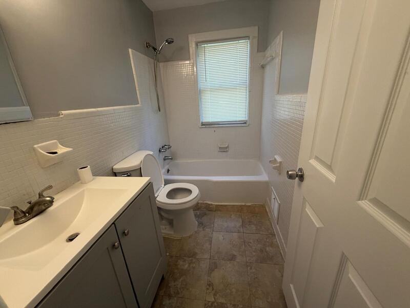 18254 Mansfield St - Photo 5 of 8