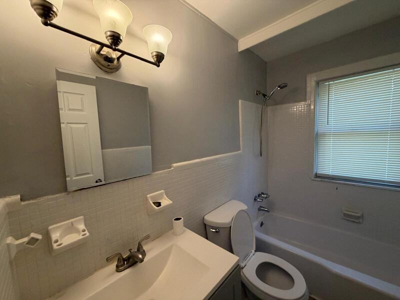18254 Mansfield St - Photo 7 of 8