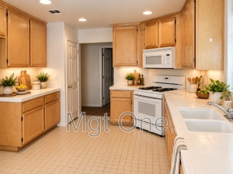 15575 Sage Ct - Photo 3 of 7