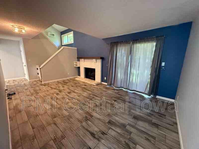 2843 Se 20th St - Photo 2 of 18