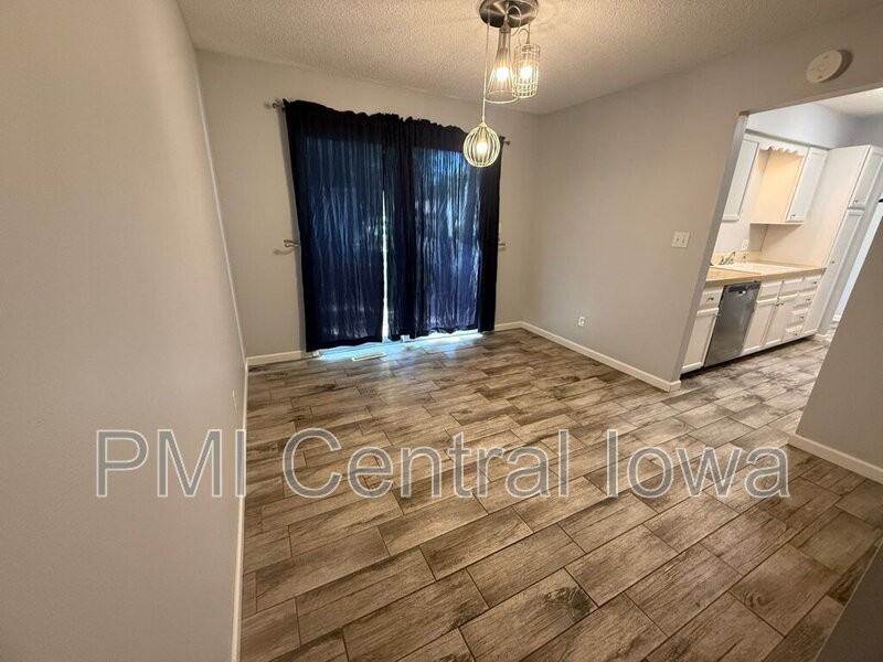 2843 Se 20th St - Photo 3 of 18