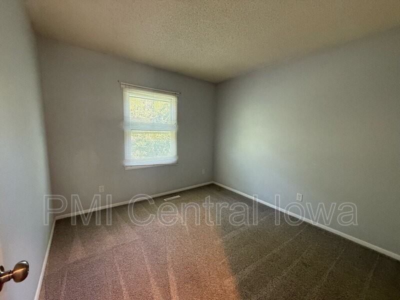 2843 Se 20th St - Photo 7 of 18