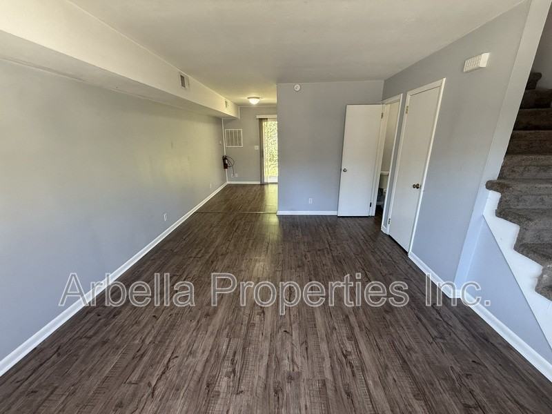 1404 Bloomingdale Rd #A7 - Photo 3 of 20
