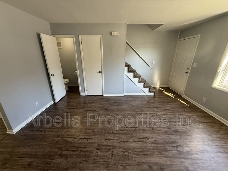 1404 Bloomingdale Rd #A7 - Photo 5 of 20