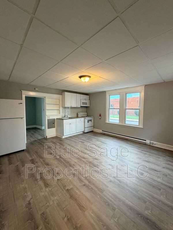 101 S 5th St #C - Photo 4 of 18