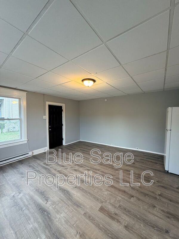 101 S 5th St #C - Photo 6 of 18