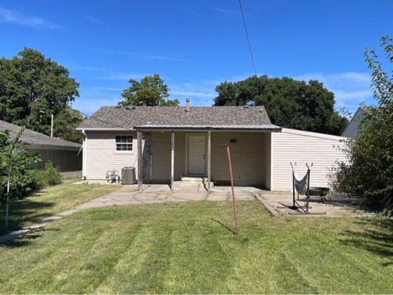 2419 W 5th St - Photo 2 of 3