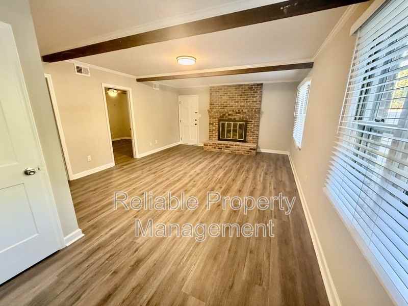 7717 Fiesta Way - Photo 4 of 19