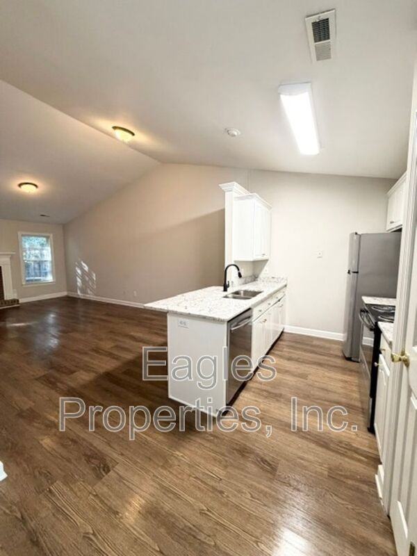 302 S Harding Dr #E - Photo 5 of 13