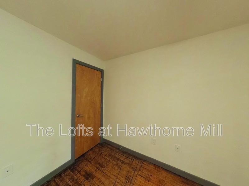 1101 Hawthorne Ln #243 - Photo 6 of 11