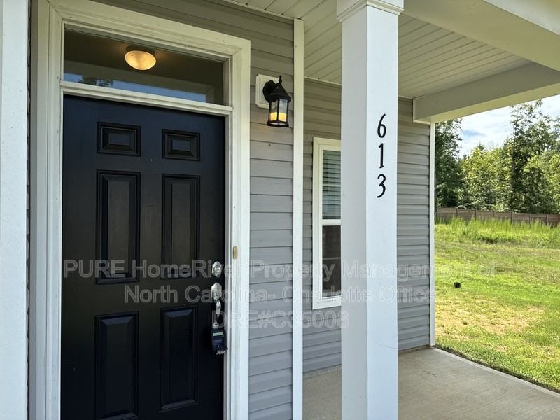 613 Oak Forest Ln - Photo 3 of 41