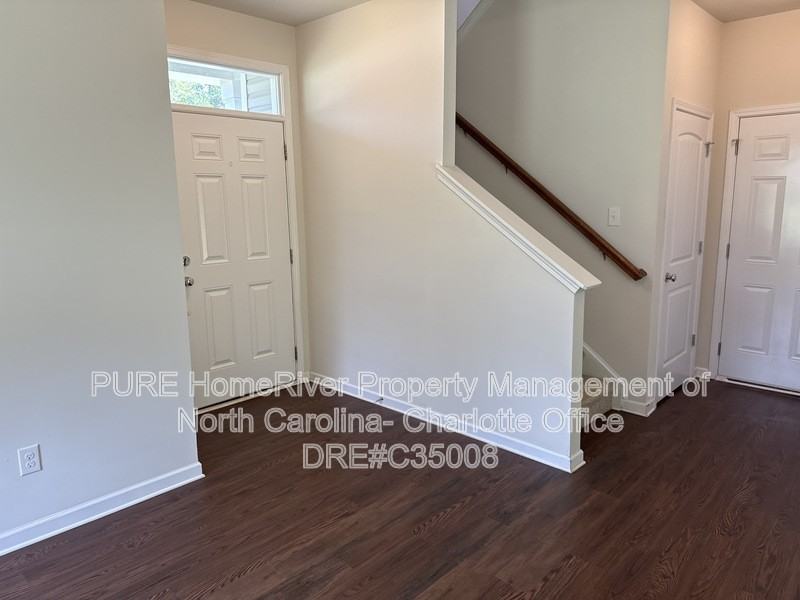 613 Oak Forest Ln - Photo 4 of 41