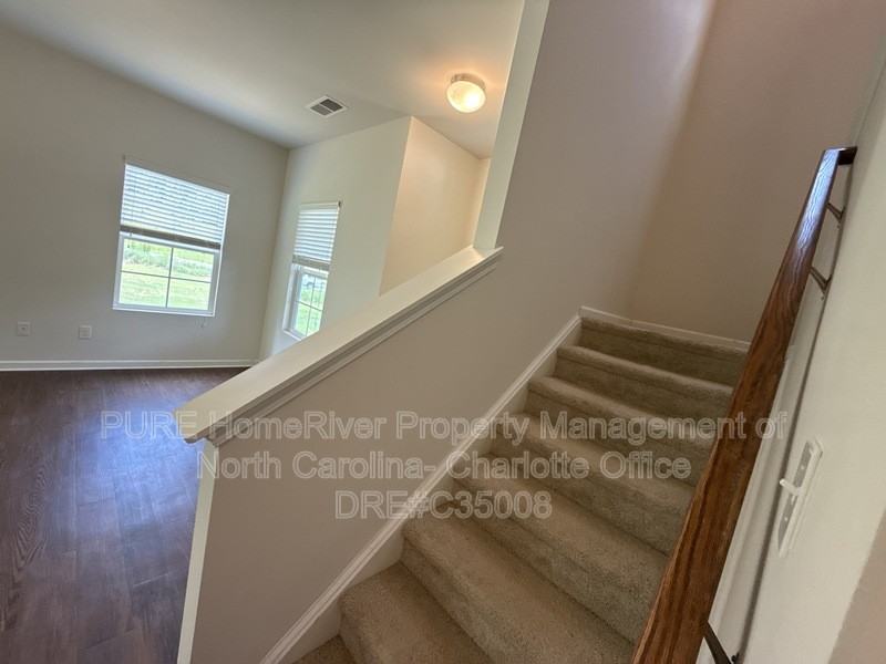 613 Oak Forest Ln - Photo 5 of 41