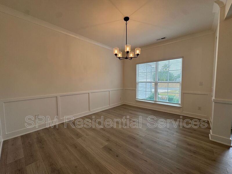 1056 W Wood Creek Rd Ne - Photo 5 of 32