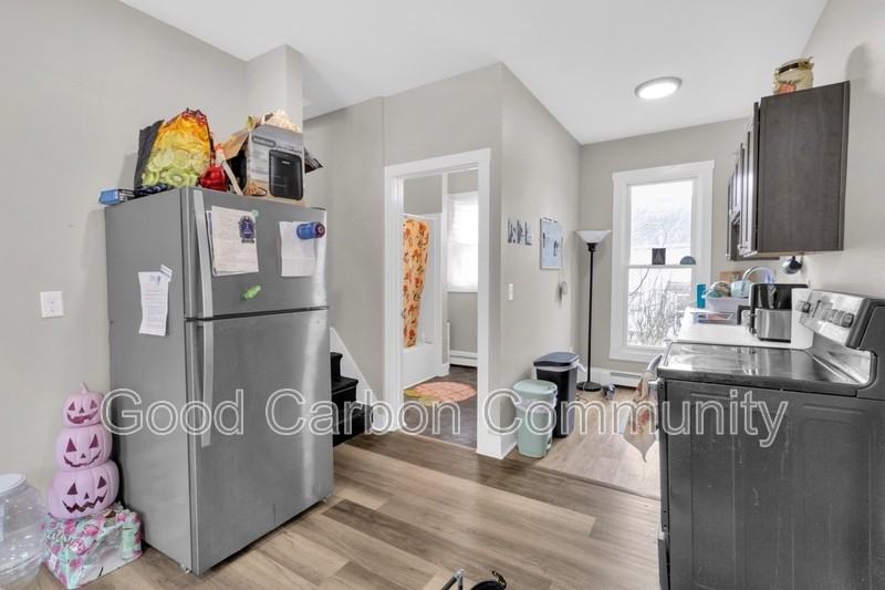 324 Temple St #REAR - Photo 3 of 30