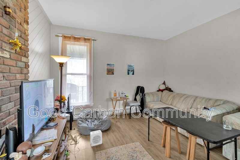 324 Temple St #REAR - Photo 7 of 30