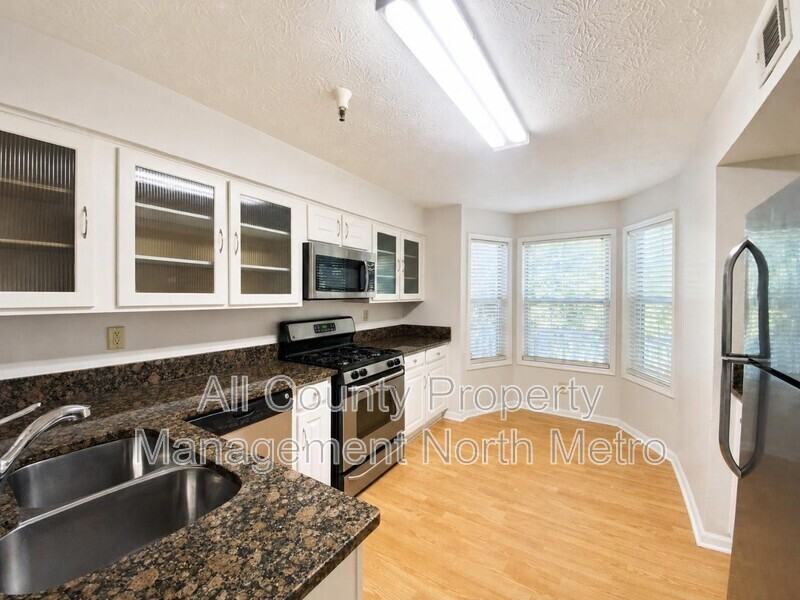 4120 Riverlook Pkwy Se #202 - Photo 5 of 21
