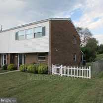 425 Bethlehem Ct - Photo 1 of 1