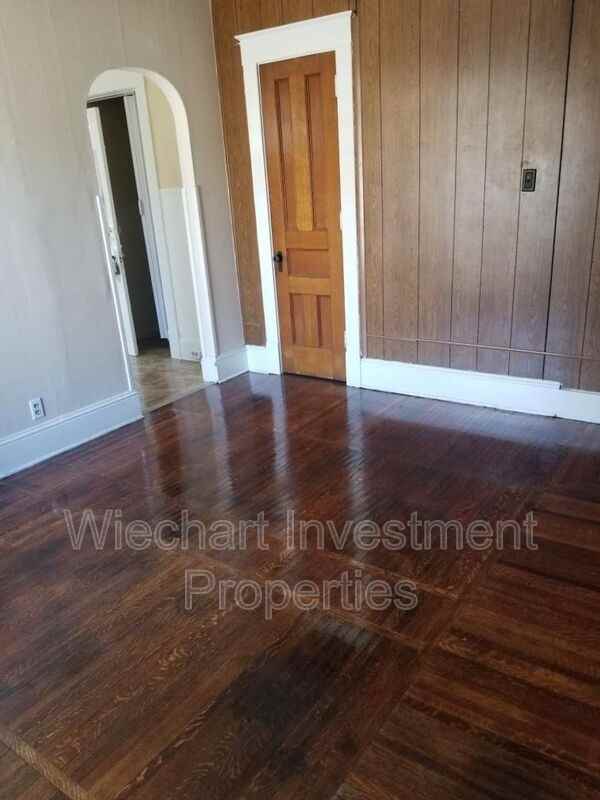 215 1/2 W Wayne St - Photo 2 of 6