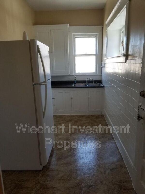 215 1/2 W Wayne St - Photo 3 of 6