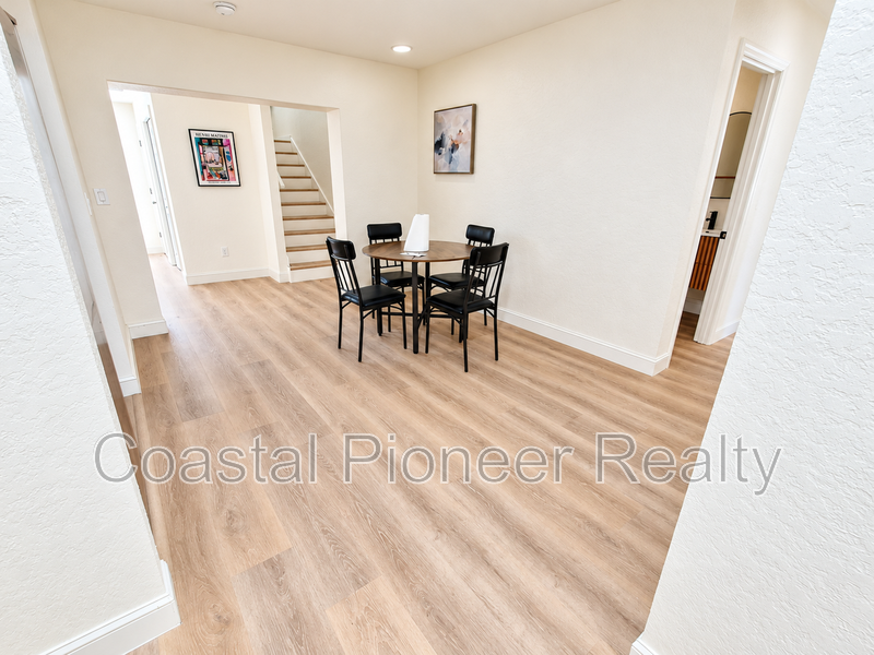 4447 Keyes Ave - Photo 5 of 31