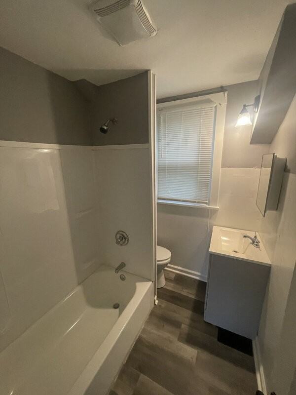 7808 Lloyd Ave - Photo 3 of 22